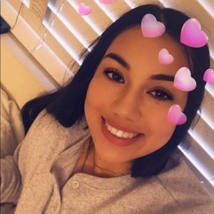 Meet your Posher, Elise